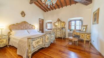 2 Schlafzimmer, BĂŒgeleisen/BĂŒgelbrett, WLAN, BettwĂ€sche