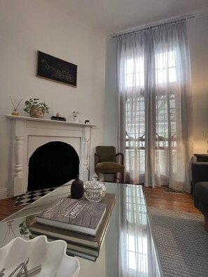 Interior - The White House (Bendigo)