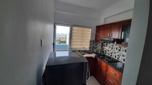 Private kitchen - Apartment in Mount Lavinia with A/C Rooms   (Mount Lavinia)