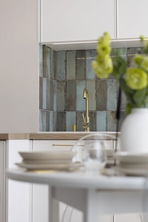Classic Apartment | In-room dining - Elite Apartments Mariacka Premium  (Gdansk)
