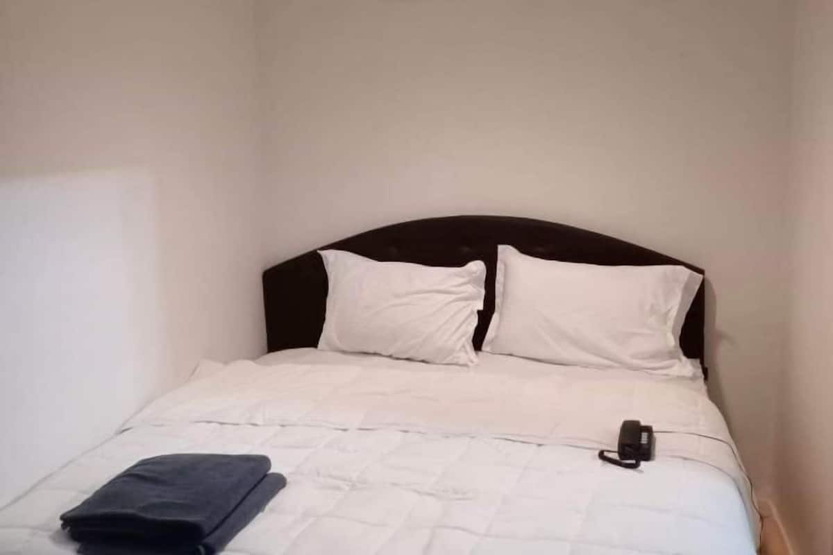 1 bedroom, in-room safe, individually decorated, individually furnished