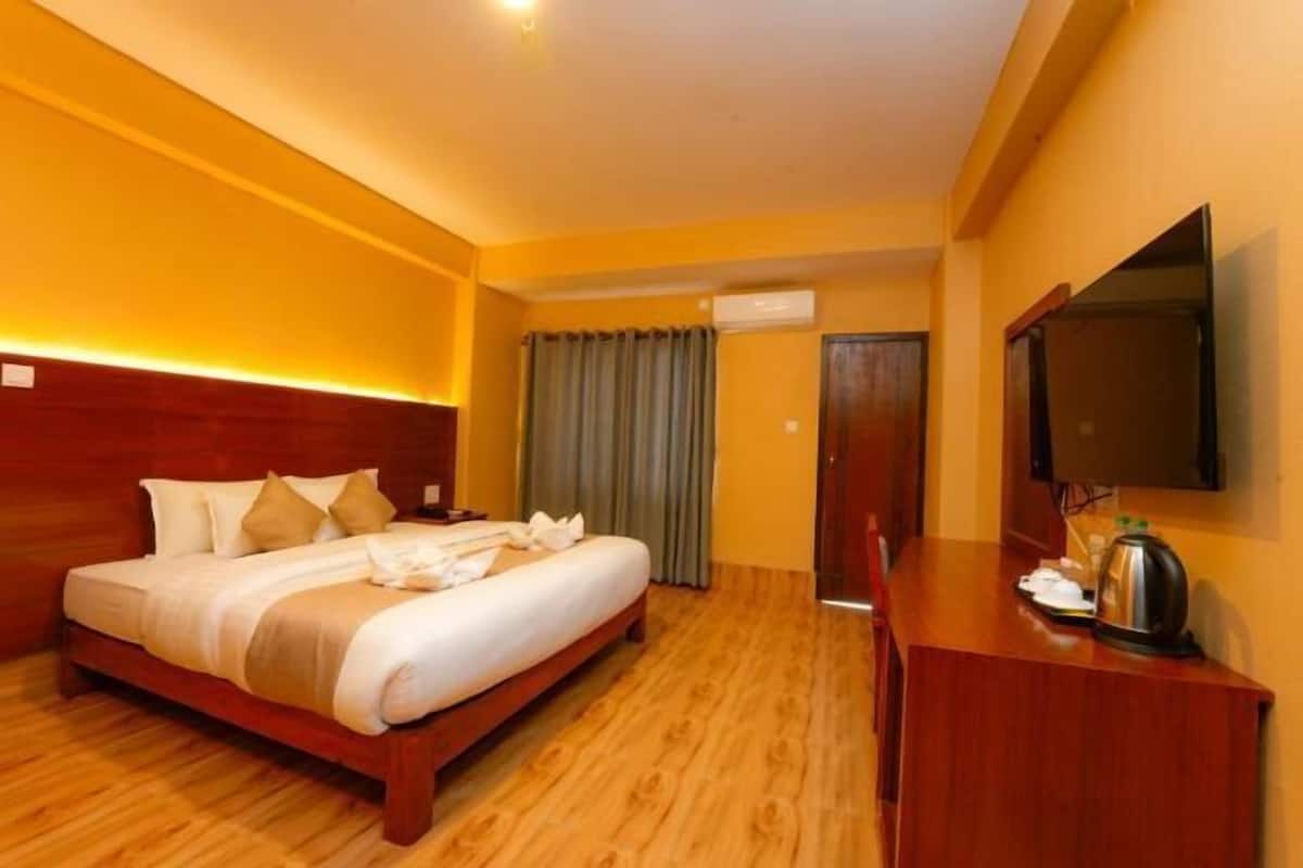 1 bedroom, in-room safe, soundproofing, free WiFi