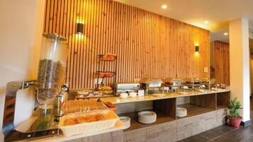 Free daily continental breakfast
