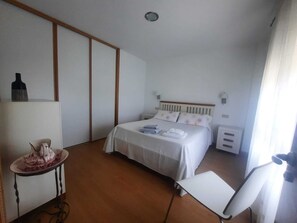 4 soverom, strykejern/-brett, wi-fi og sengetøy