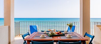 Apollo's Terraces-Beach apartments less than 20 m from the sea! Grecale