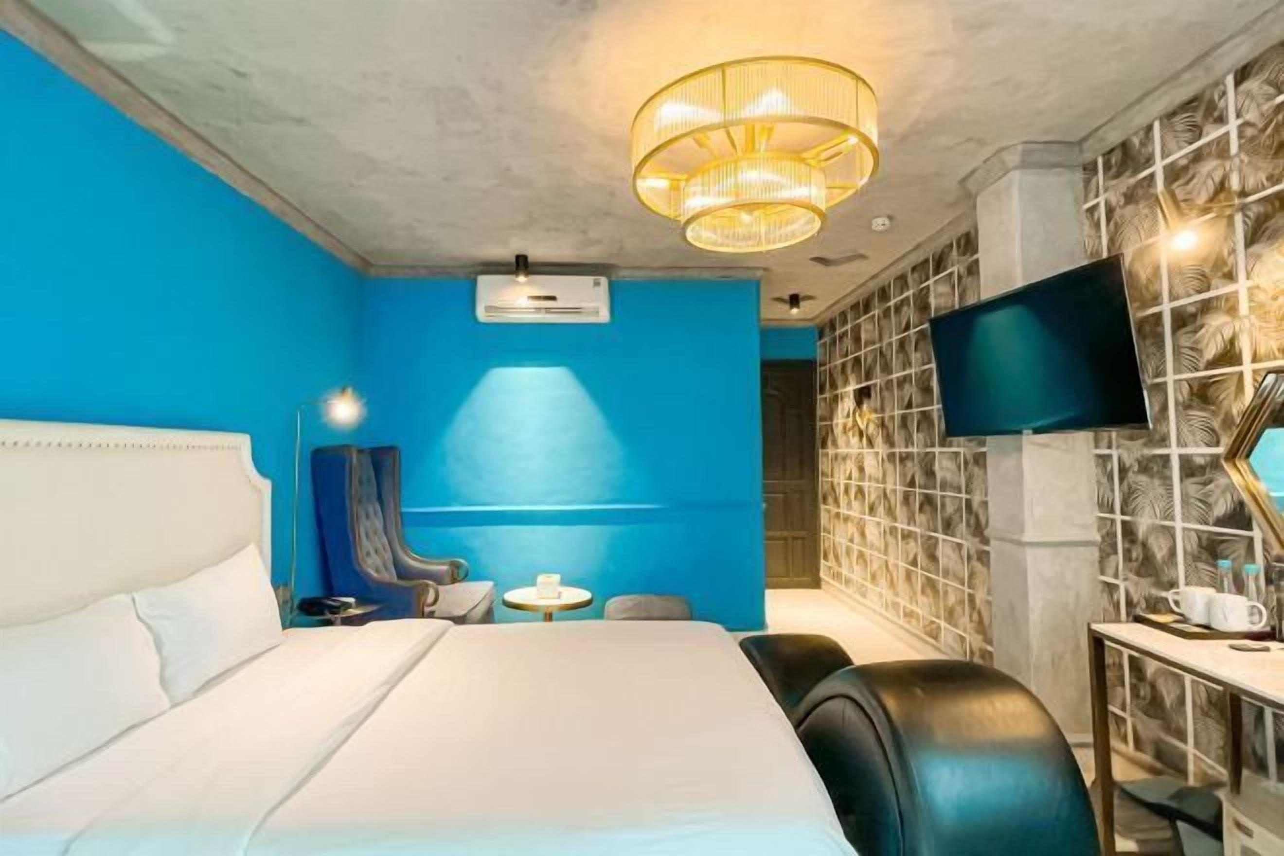 Individually decorated, individually furnished, desk, laptop workspace