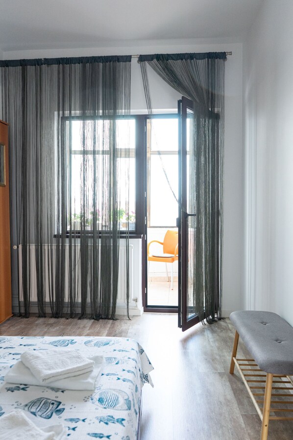 1 bedroom, in-room safe, iron/ironing board, free WiFi