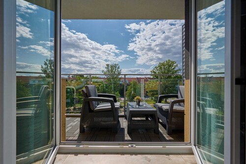 Comfortable Apartment with Parking | Balcony | Air Conditioning
