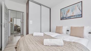 2 bedrooms, desk, iron/ironing board, travel cot