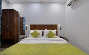 Deluxe Room | 1 bedroom, soundproofing, free WiFi, bed sheets - Hotel The Emporio A Corporate suites (Ghaziabad)