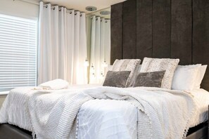 7 bedrooms, iron/ironing board, WiFi, bed sheets