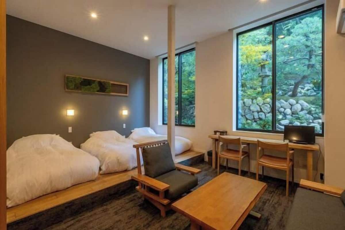 Literie de qualité, couette en duvet, articles de minibar gratuits