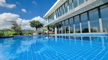 Private pool
