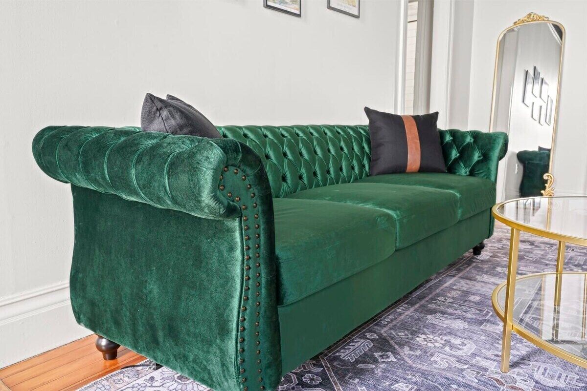 The Emerald by Saratoga Stays - office