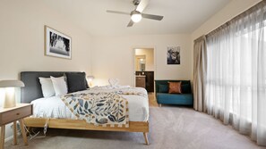 3 slaapkamers, een strijkplank/strijkijzer, wifi