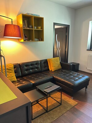 Smart TV - City Garden Apartments (București)