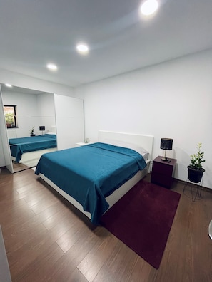 1 chambre, fer et planche à repasser, Wi-Fi, literie fournie