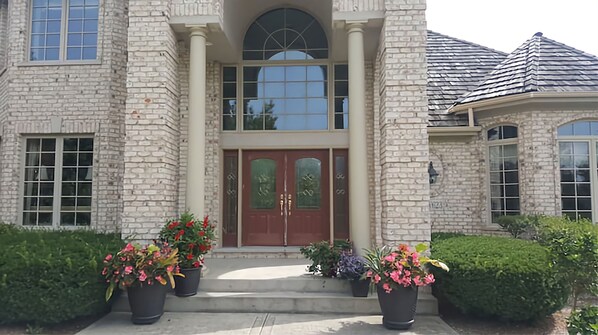 Exterior detail - Second Master Suite with Private Bathroom/Shower (St. Charles)