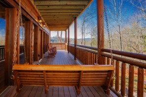 Terrace/patio - Amazing Grace: INDOOR POOL! Mtn View! Theater Room, Game Room, Hot Tub, Wi-Fi (Sevierville)