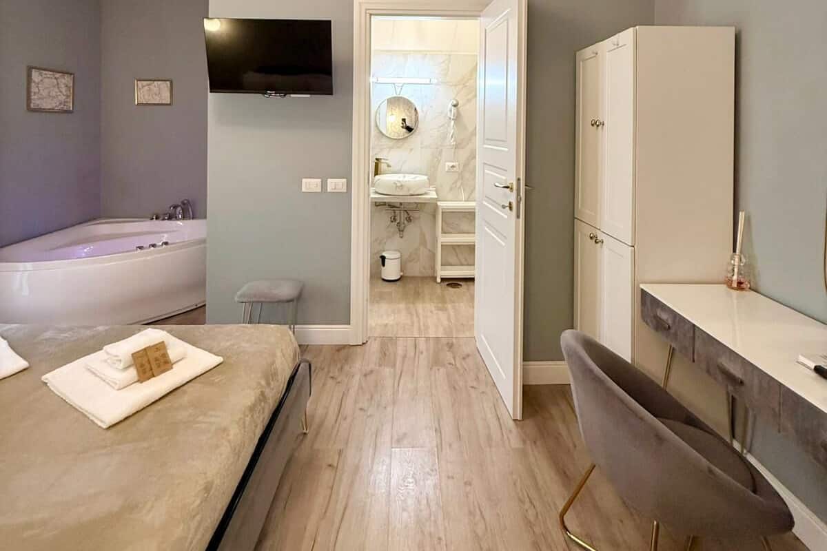 Habitació superior | 1 dormitori, roba de llit hipoal·lergògena i escriptori