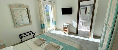 Executive Double or Twin Room | Premium bedding, individually decorated, individually furnished, desk