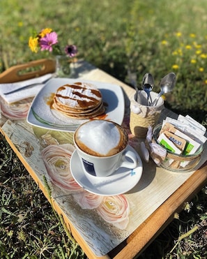 Tägliches inbegriffenes einheimisches Frühstück