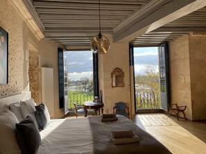 Superior Double Room | Premium bedding, down comforters, Select Comfort beds - Château de Meauce (Saincaize-Meauce)