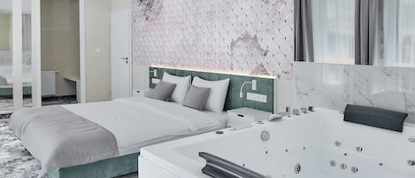 Free cots/infant beds, free WiFi, bed sheets