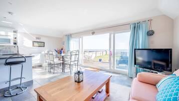 Studio | 3 bedrooms, Internet