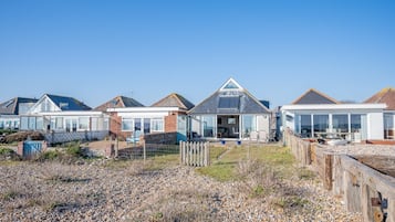 Studio | 3 bedrooms, Internet