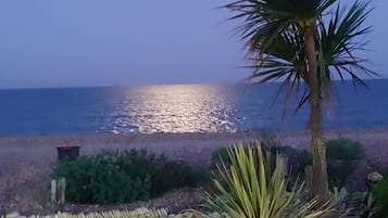 Studio | 2 bedrooms, desk, Internet