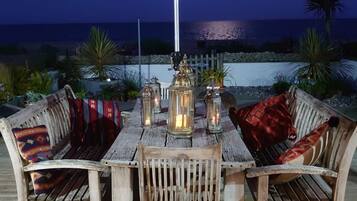 Studio | 2 bedrooms, desk, Internet