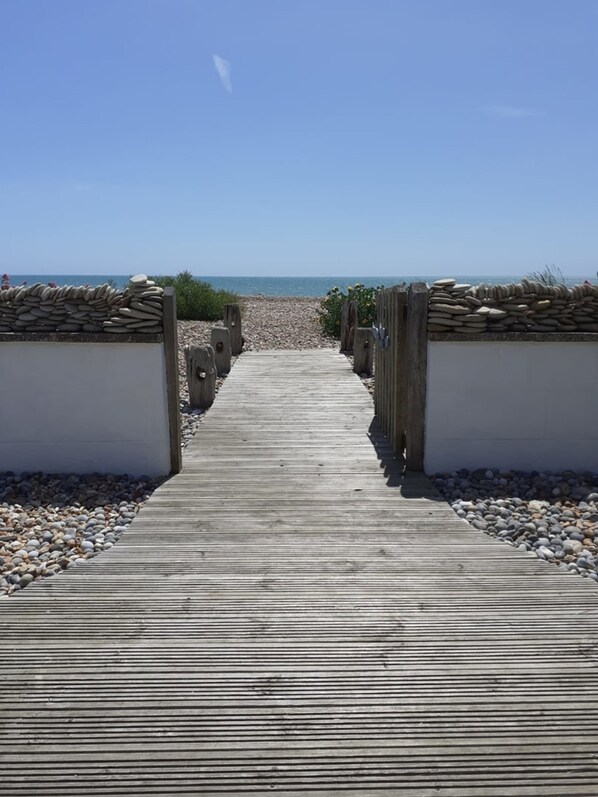 Studio | 2 bedrooms, desk, Internet - Ocean Front Beach House With Direct Beach Access (Pevensey)