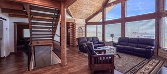 Nature Calls- New home, hot tub & Ideal Beach Pass