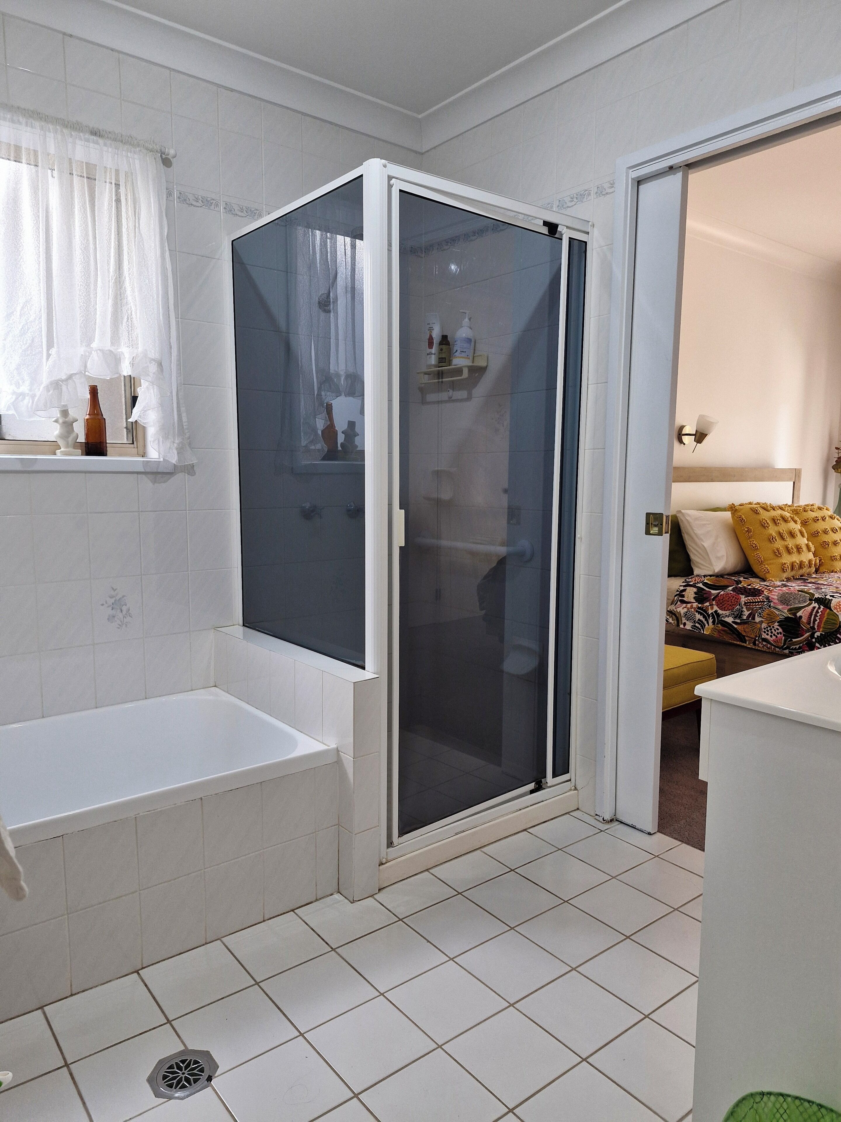 Ympäristöystävälliset hygieniatuotteet, hiustenkuivaaja, pyyhkeet