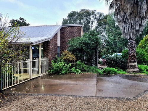 "The Gums" peaceful & private cottage close to amenities & beautiful Lake Albert