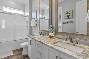 Bathtub, hair dryer, towels - Final June Dates Just Reduced, Private Beach, Dog Friendly, 2 Community Pools (Miramar Beach)