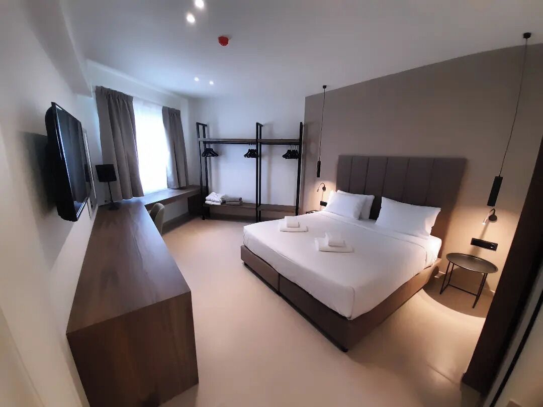 Master Suite | City View | In-room safe, desk, soundproofing, iron/ironing board