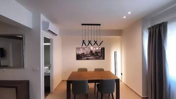 Master Suite | City View | In-room safe, desk, soundproofing, iron/ironing board