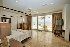 3 bedrooms, in-room safe, iron/ironing board, free WiFi