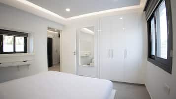 Luxury Apartment | 2 bedrooms, in-room safe, free WiFi, bed sheets