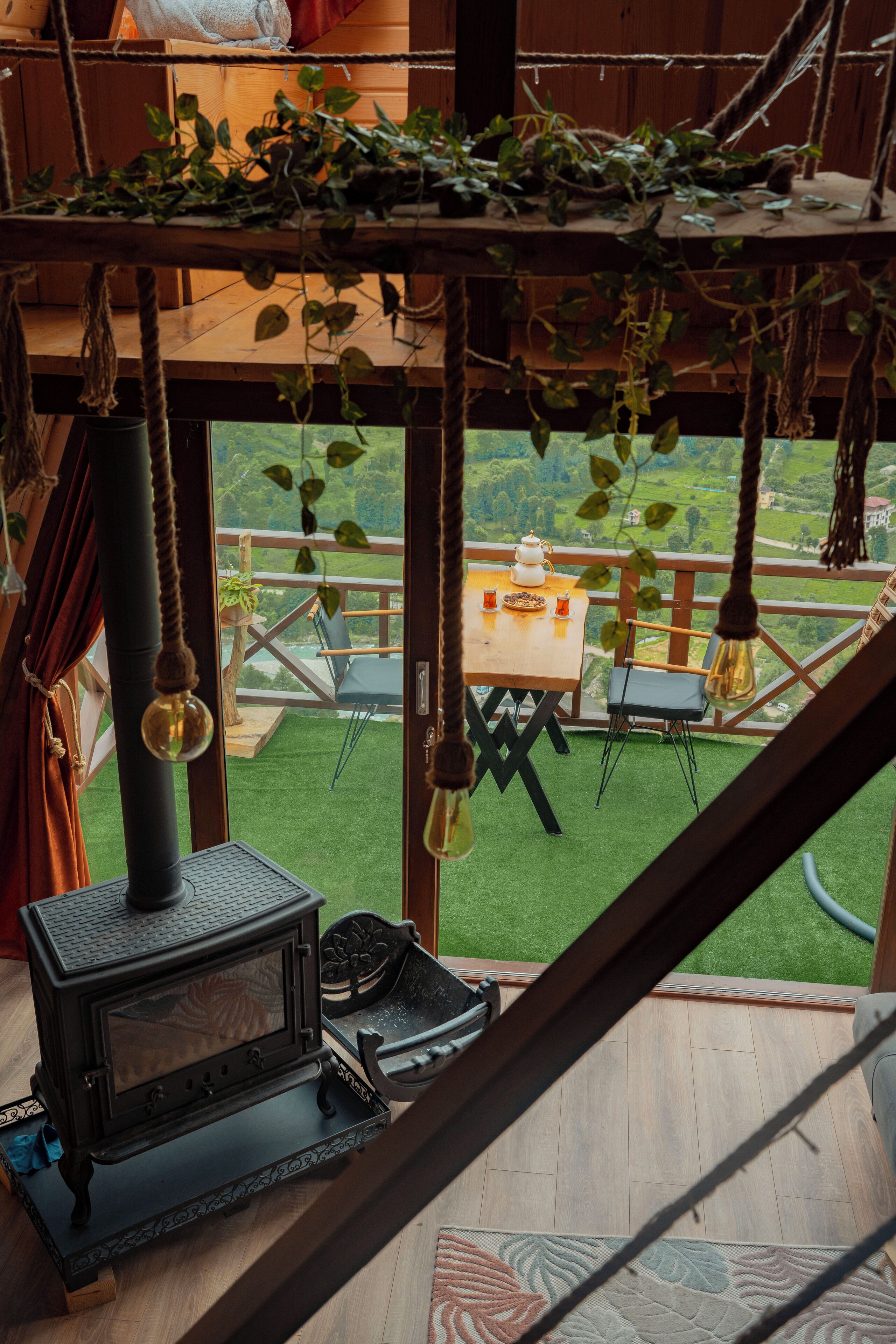 Romantisches Chalet, Raucher, Flussblick | 1 Schlafzimmer, Bettwäsche aus ägyptischer Baumwolle