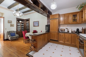 Fridge, microwave, oven, stovetop - Jauregi - baskeyrentals (Lekeitio)