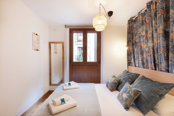 1 bedroom, iron/ironing board, WiFi, bed sheets - Euskalduna - baskeyrentals (Zarautz)