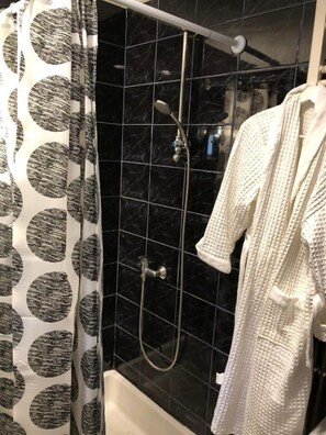 Towels, toilet paper - Curcanilor 18 (Brasov)