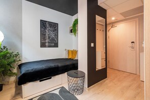 Økonomistudio | Strykejern/-brett, wi-fi (inkludert) og sengetøy