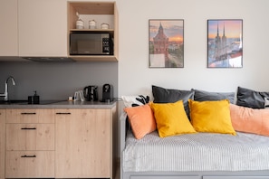 Comfort Studio | Living area - RentPlanet - Apartamenty Dyrekcyjna (Wroclaw)