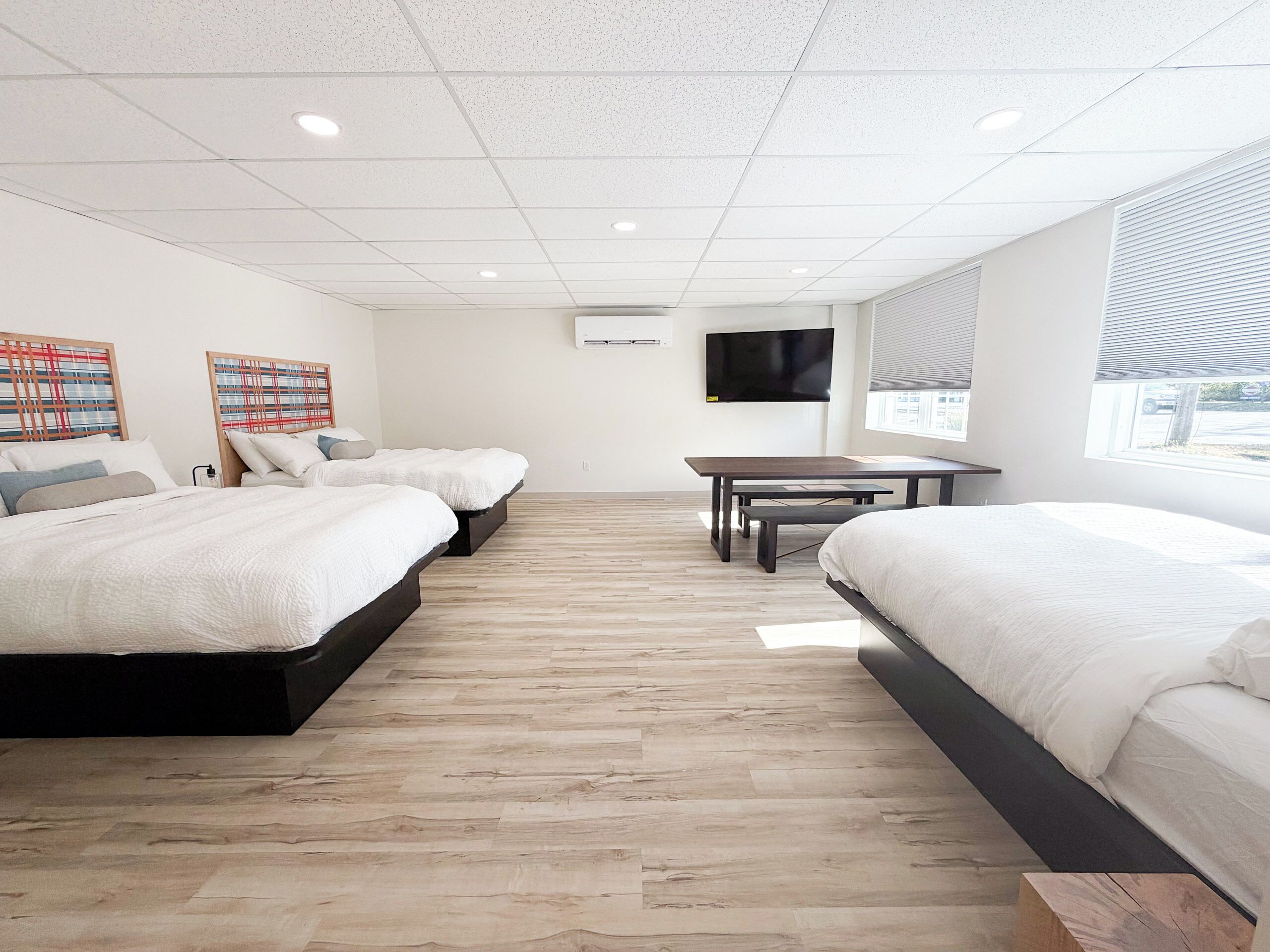 Deluxe Studio Suite, Multiple Beds | Premium bedding, down comforters, Tempur-Pedic beds, WiFi (free)