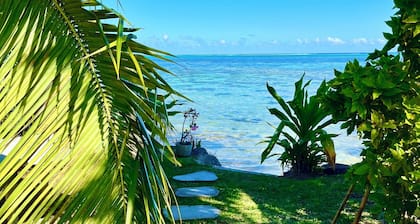 Breathtaking Sunsets: Cozy Bungalow on the Lagoon, private getaway