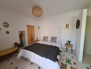 4 bedrooms, travel crib, free WiFi, bed sheets - Riad Nejma Zina en Exclusivité Avec Petit-déjeuner et Ménage Inclus (Marrakech)